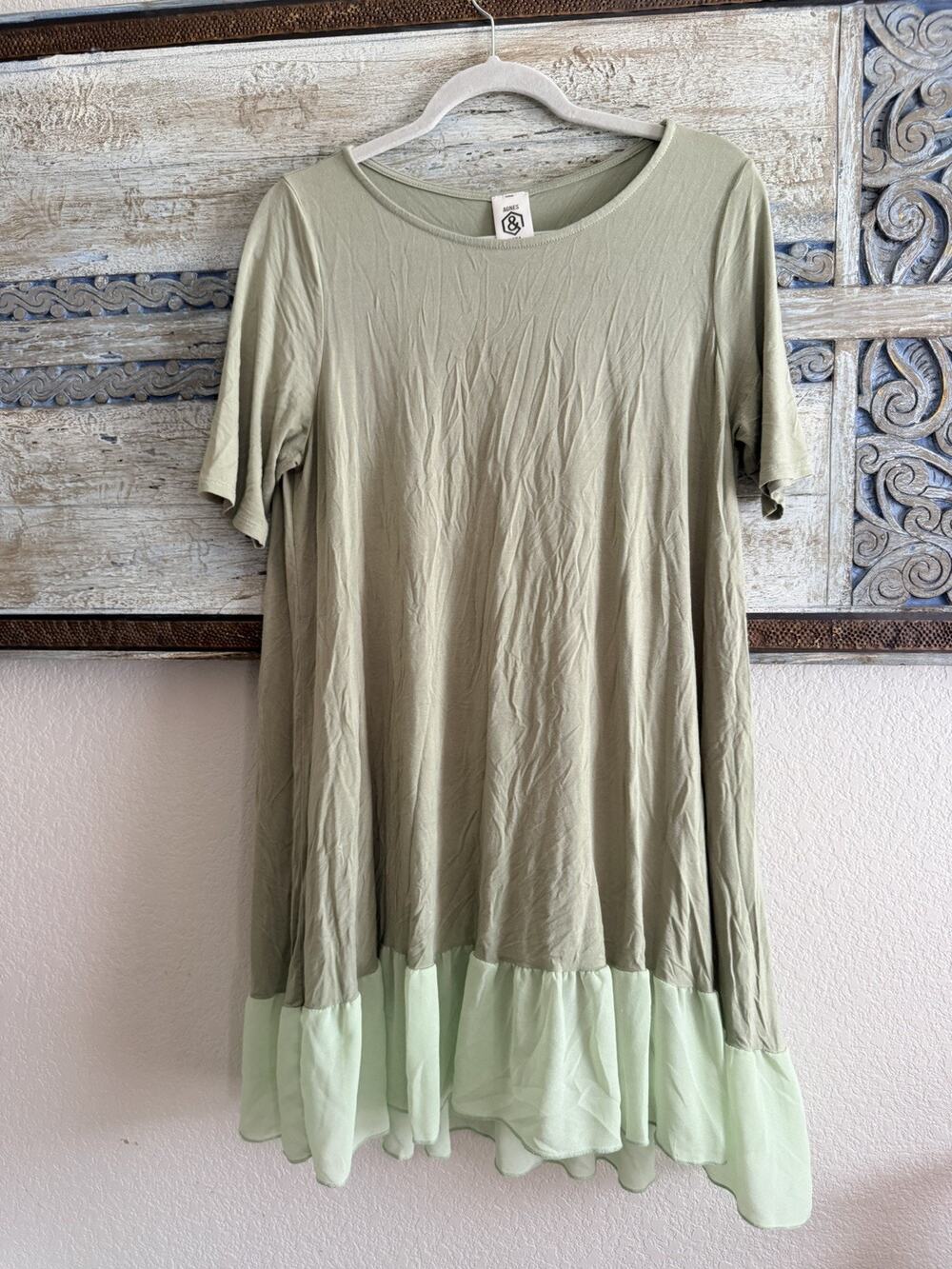 Agnes & Dora Women's Swing Tunic Dress Size L Green Ruffle Hem Short Sleeve